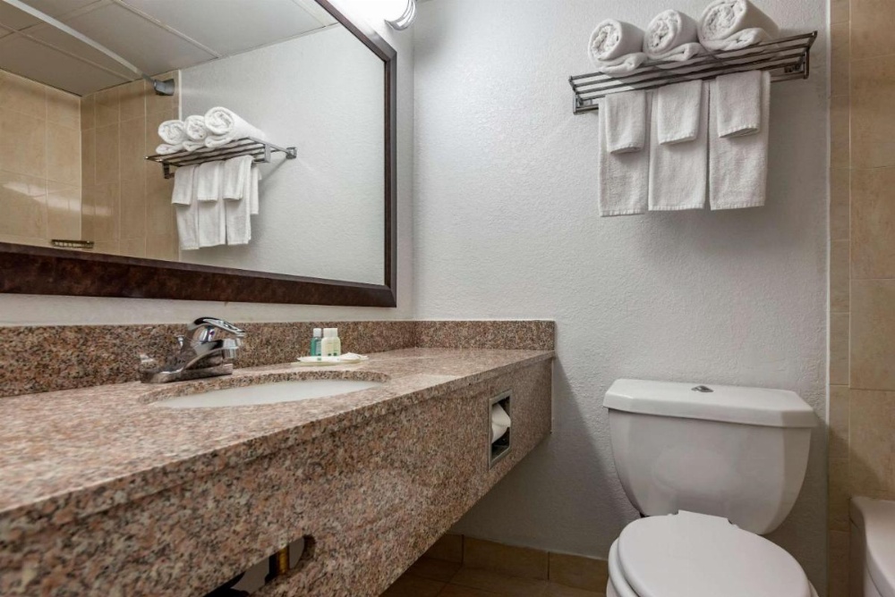 Room image 4