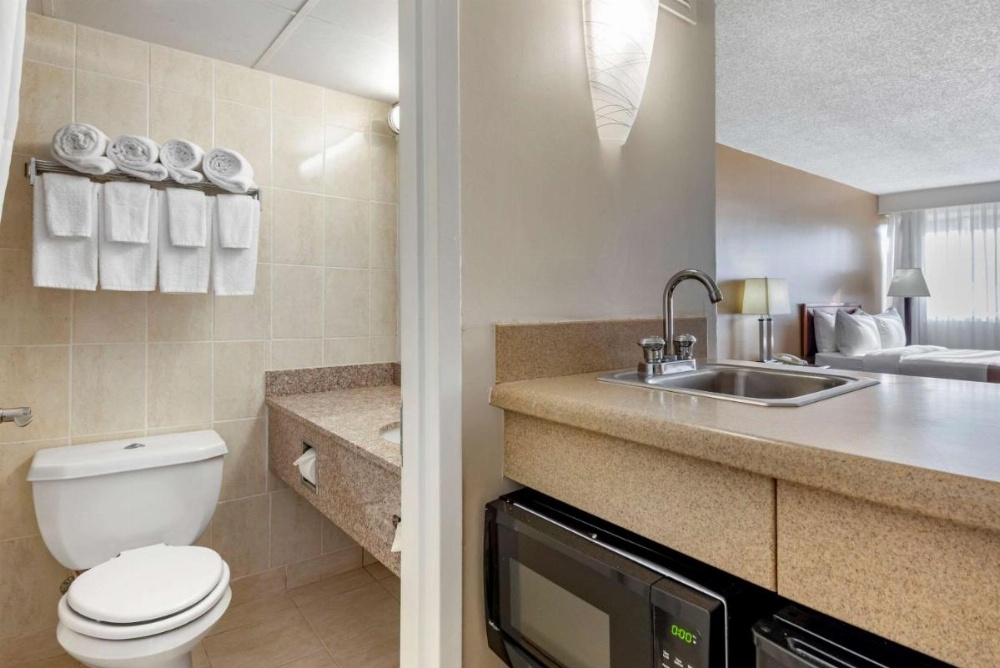 King Room with Desk - Non-Smoking