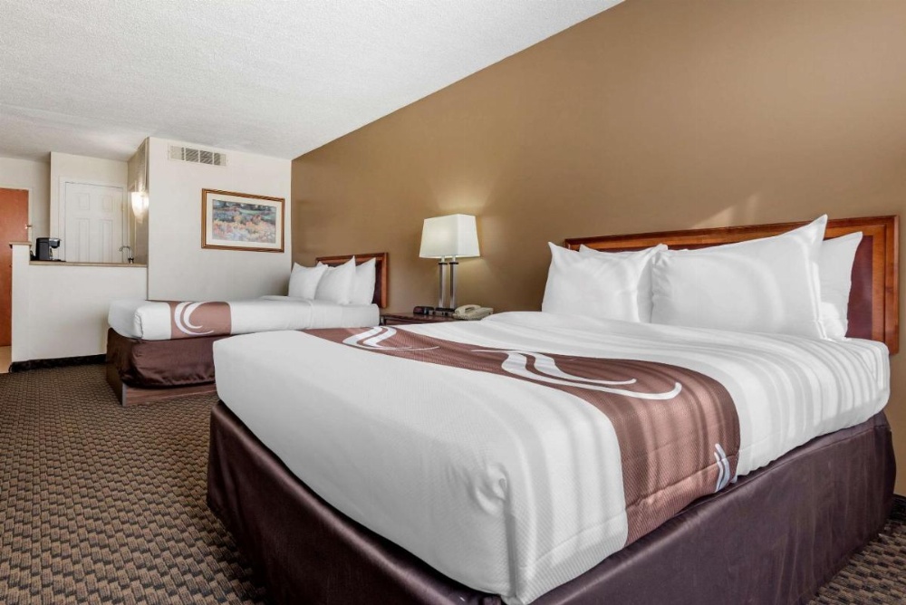 Room image 3